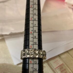 Elegant Silver Women's Ring size 5-1/2